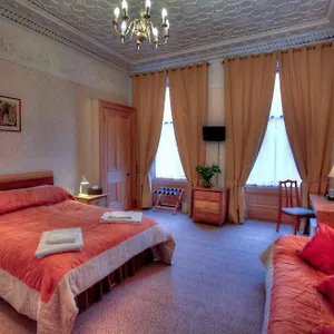 https://mingalar-guest-house.edinburghhotelsuk.org